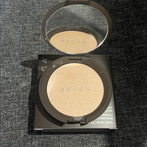 BECCA Shimmering Skin Perfector in Light Gold